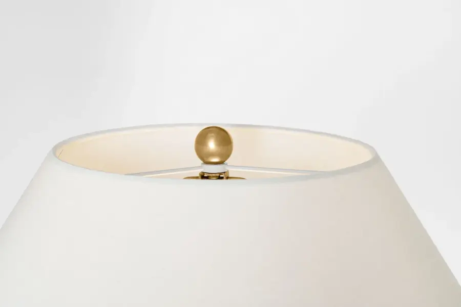 Elegant Crackle-Finish Table Lamp with Coastal Sophistication - Image 3