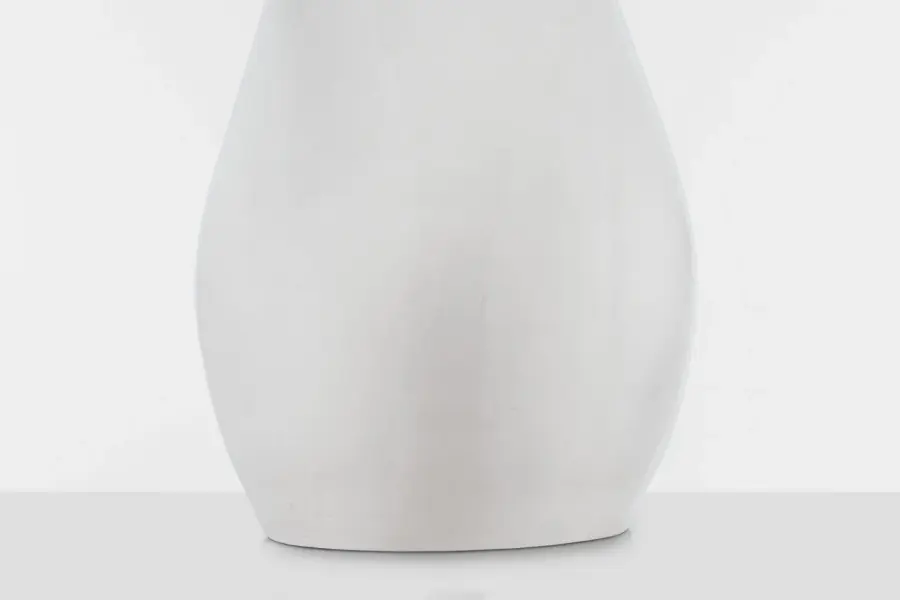 Elegant Crackle-Glazed Table Lamp with Coastal Sophistication - Image 6