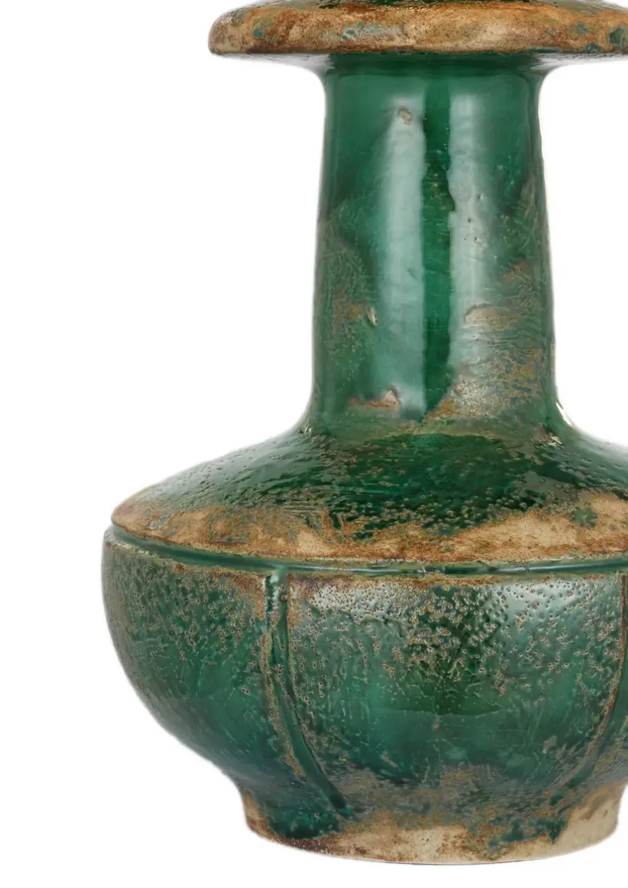 Elegant Coastal-Inspired Table Lamp with Sophisticated Green Finish - Image 2