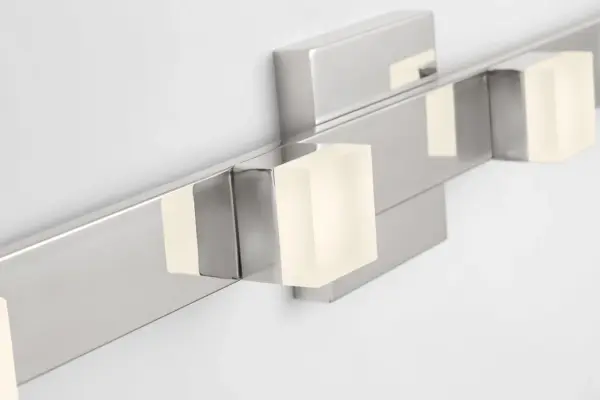 Brander Extra Large Vanity Light in Chrome - Image 3