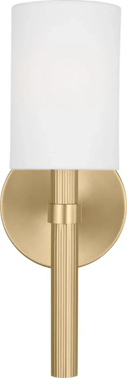 The Manor Small Sconce combines a beautifully textured body with minimalist design elements. Its understated arm, circular backplate, and white linen shade create soft, inviting illumination perfect for bathrooms and hallways.