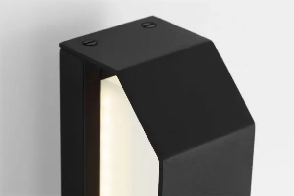 Lakemont 18" LED Outdoor Wall Light - Image 4