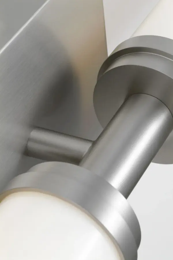 Versatile LED Vanity Light with Dual Orientation & Even Illumination - Image 6