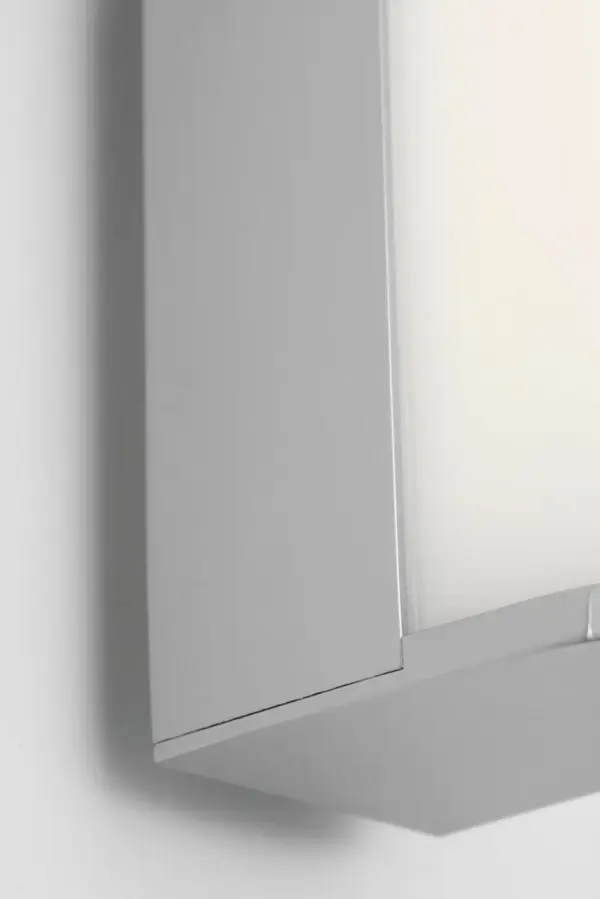 Cavitt 18" LED Vanity Light in Chrome - Image 5