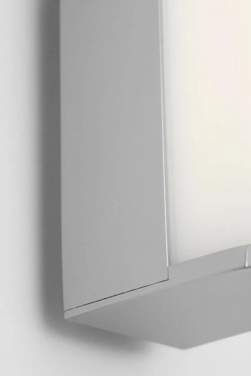 Cavitt 18" LED Vanity Light in Chrome - Image 5