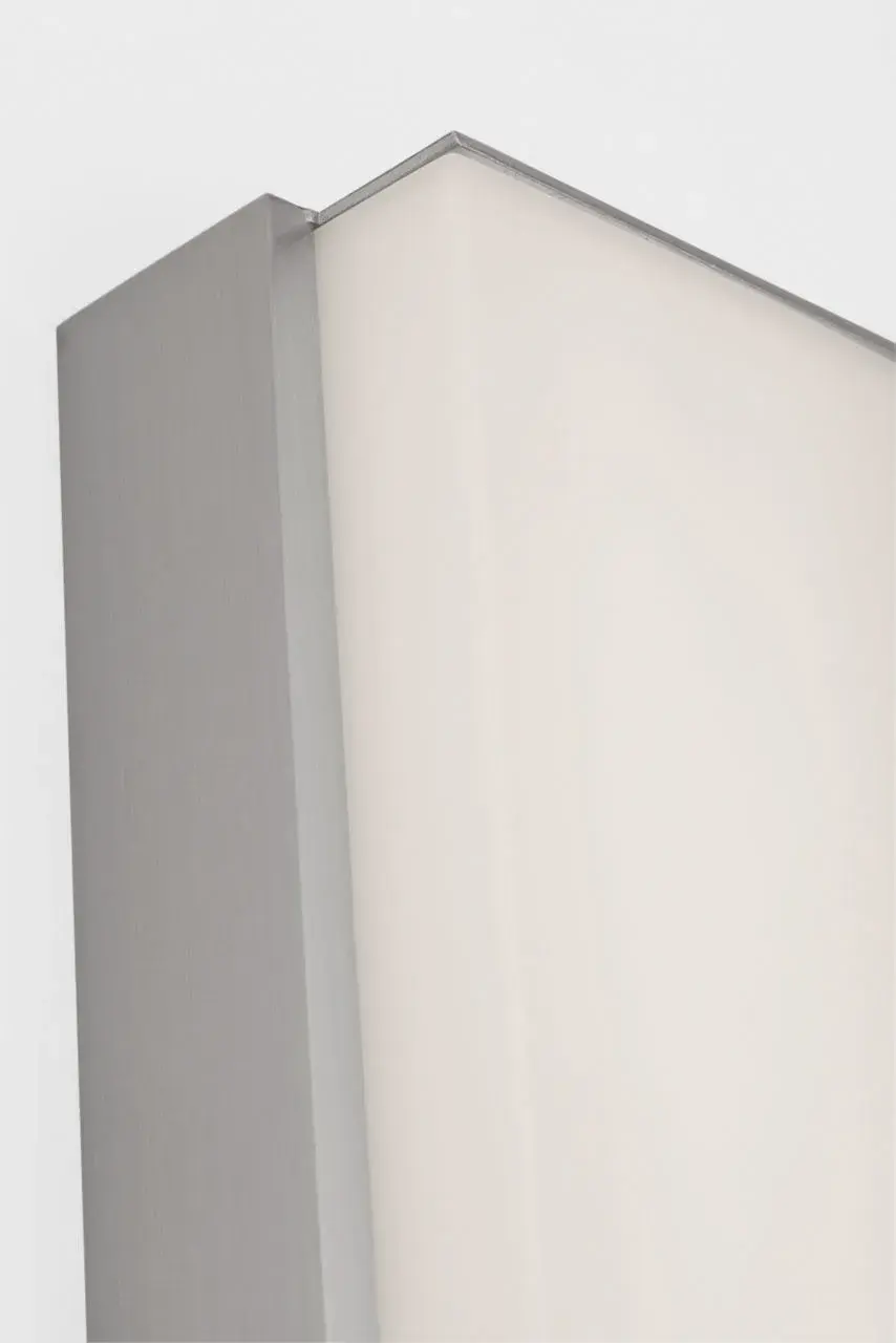 Sleek LED Vanity Light with Adjustable Color Temperature - Image 3