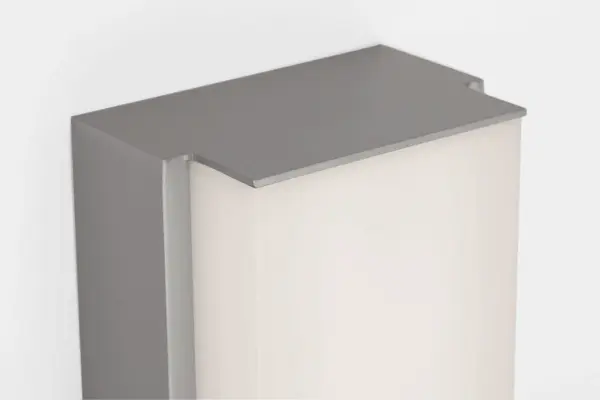 Sleek LED Vanity Light with Adjustable Color Temperature - Image 5