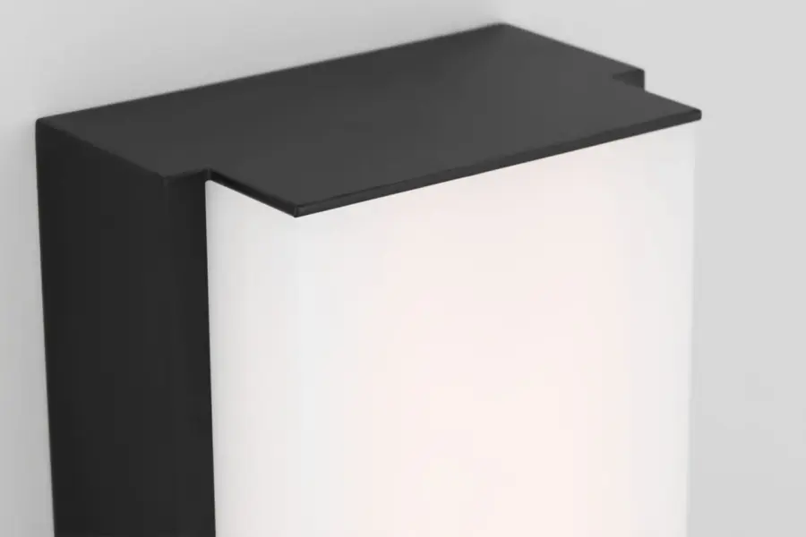 Panna 24" LED Vanity Light in Midnight Black - Image 3