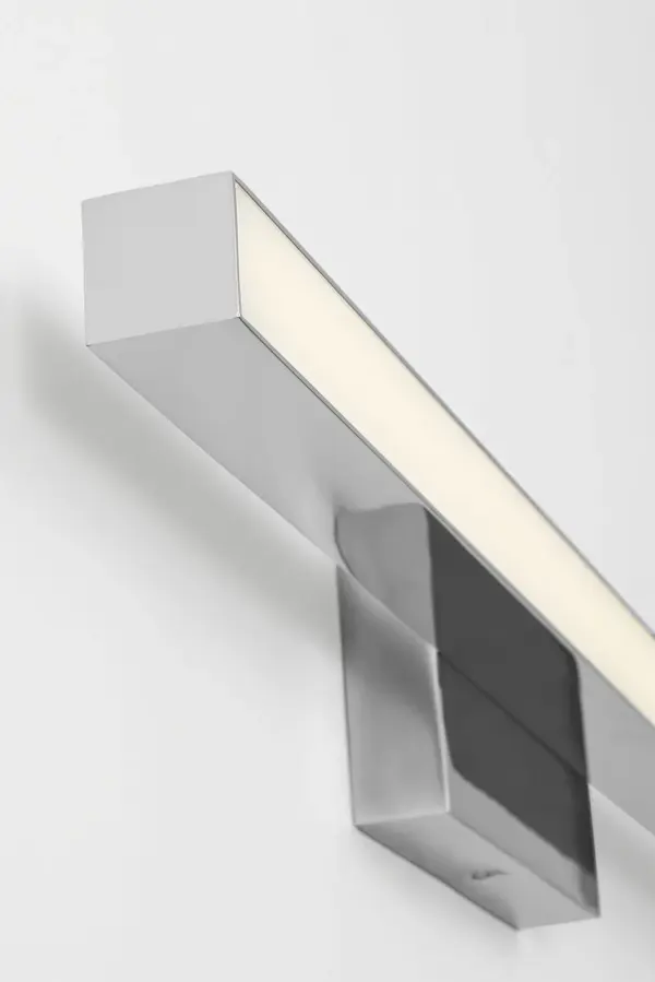 Marque 24" LED Vanity Light in Chrome - Image 3
