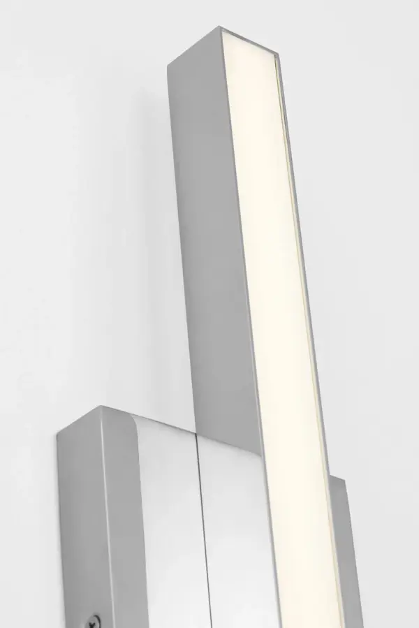 Marque 13" LED Vanity Light in Chrome - Image 5