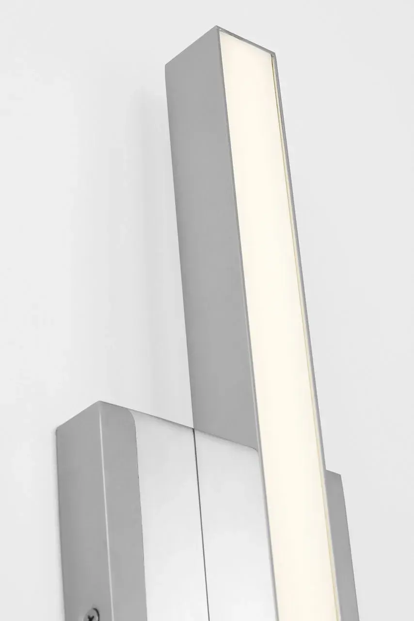 Marque 13" LED Vanity Light in Chrome - Image 5