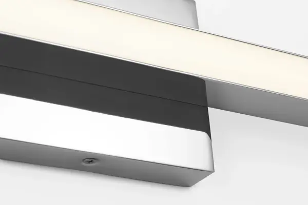 Marque 30" LED Vanity Light in Chrome - Image 5