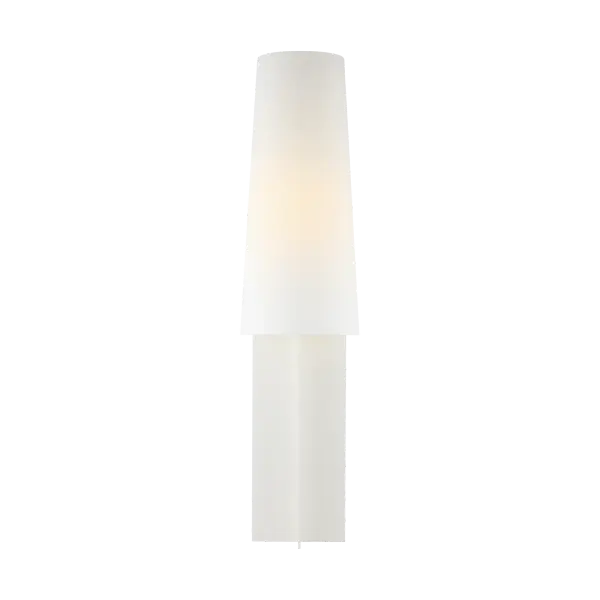 The Blocco Medium Floor Lamp combines clean contemporary lines with a sophisticated soft linen shade. Its neutral palette and medium scale make it versatile for residential and hospitality settings.