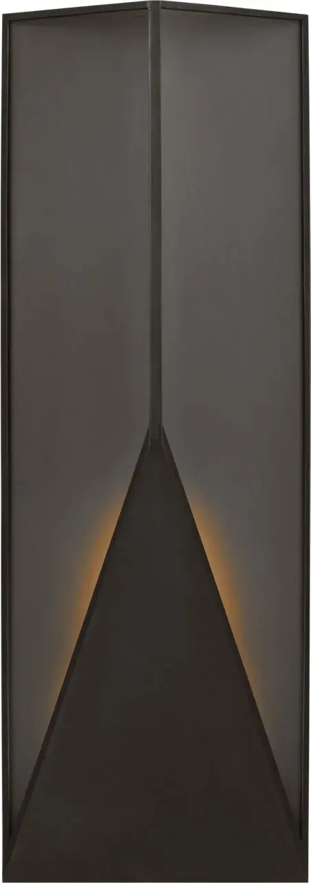 The Punto 38 Wall Sconce delivers sophisticated outdoor lighting with high-quality 2700K LED and 90 CRI for accurate color rendering. Its bronze finish and contemporary design make it ideal for modern exteriors.