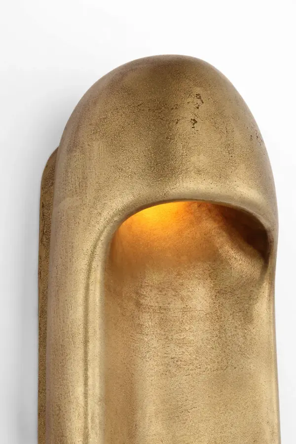 Esculpa 18" Elongated Wall Light in Museum Brass - Image 4