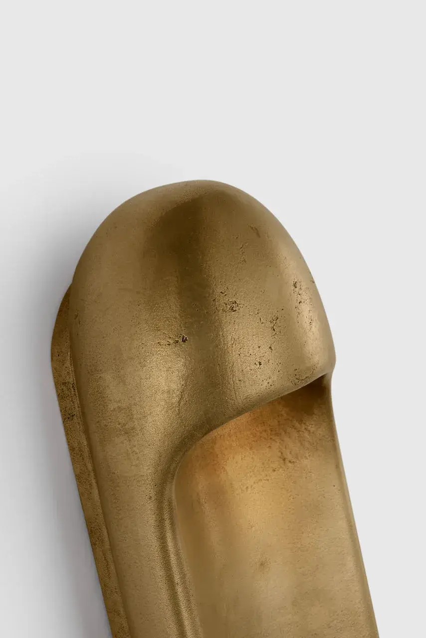 Esculpa 18" Elongated Wall Light in Museum Brass - Image 7