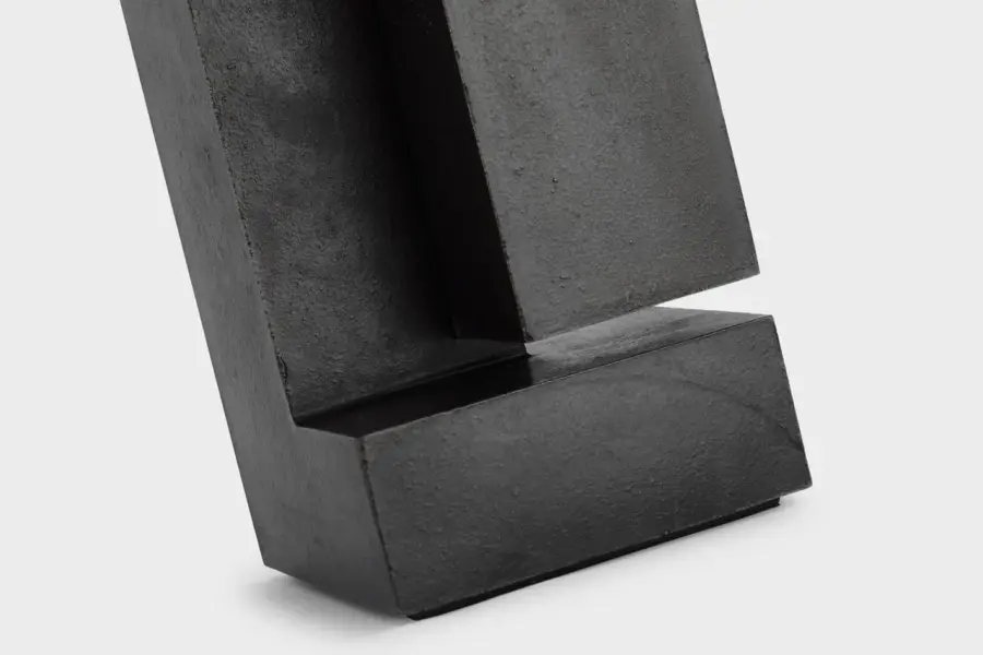 Sophisticated 27" Table Lamp with Museum-Quality Black Finish - Image 3