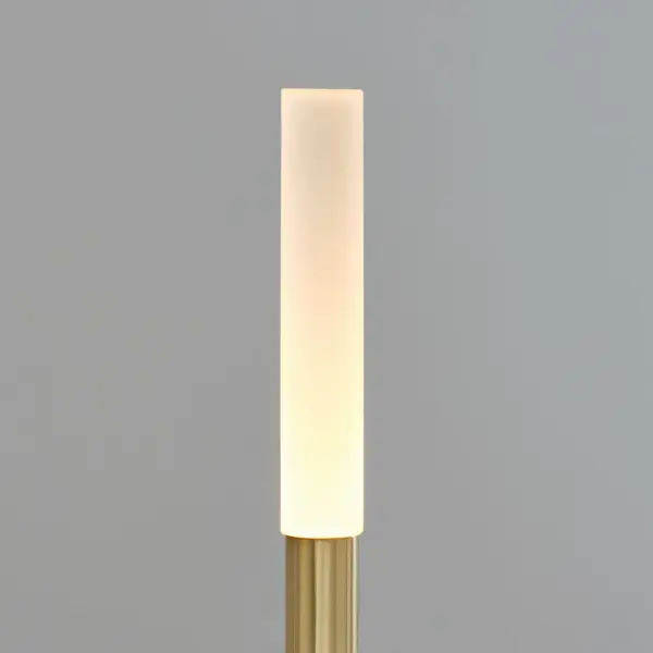 Elegant Crystal Table Lamp with Timeless Brass Finish - Image 4