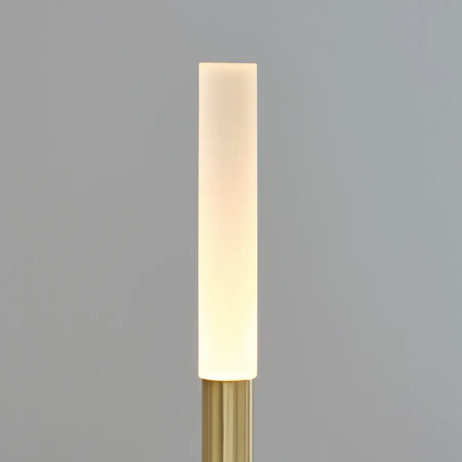 Elegant Crystal Table Lamp with Timeless Brass Finish - Image 4