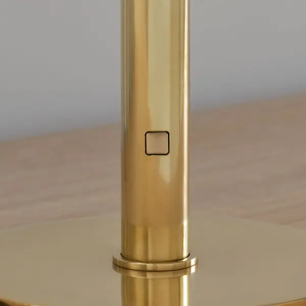 Elegant Crystal Table Lamp with Timeless Brass Finish - Image 5