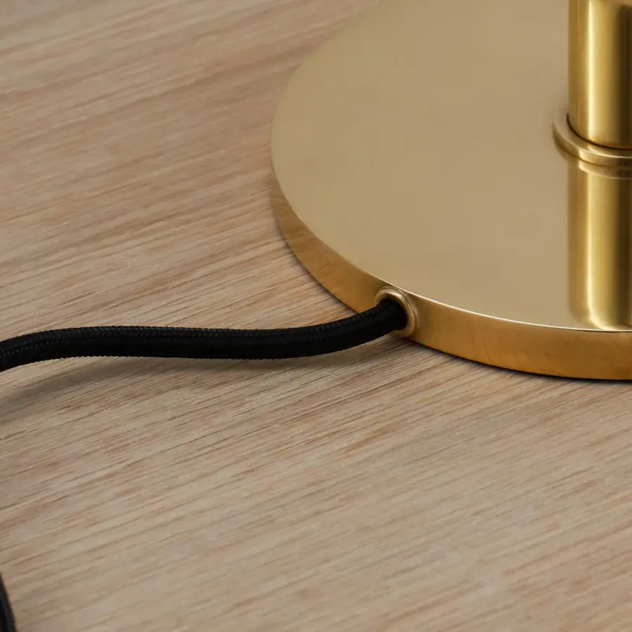 Elegant Crystal Table Lamp with Timeless Brass Finish - Image 7