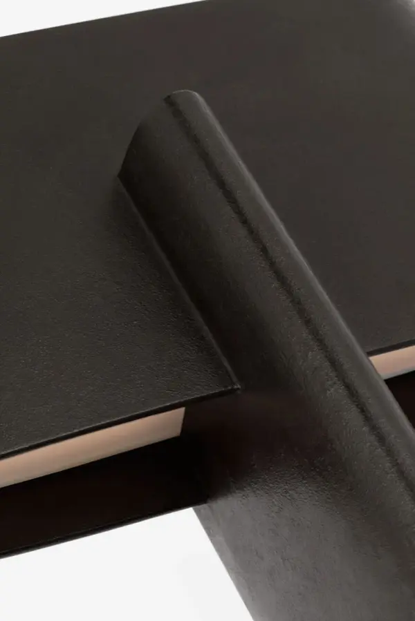 Sculptural Intersecting Design Brings Modern Sophistication - Image 5