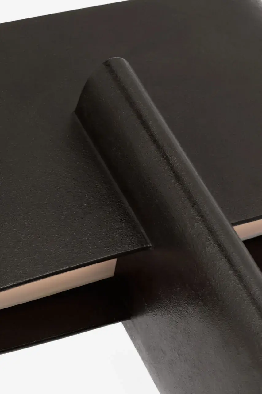 Sculptural Intersecting Design Brings Modern Sophistication - Image 5