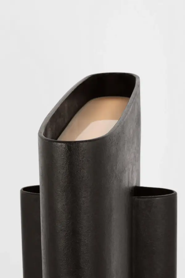 Sculptural Intersecting Design Brings Modern Sophistication - Image 7