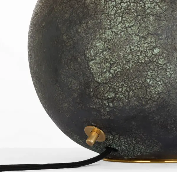 Elegant Accent Lamp with Warm Aurora Finish and Classic Linen Shade - Image 3