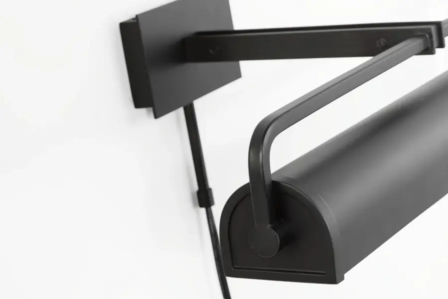 Leonard 19" Picture Light in Aged Iron - Image 9