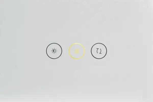 Mera Illuminated Mirror 24" x 36" - Bright White - Image 3