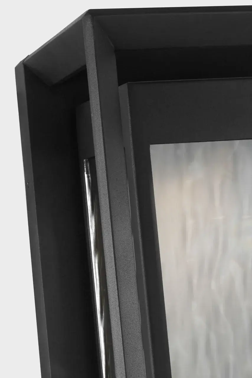 Urbandale Grande Outdoor Wall Lantern - Image 2