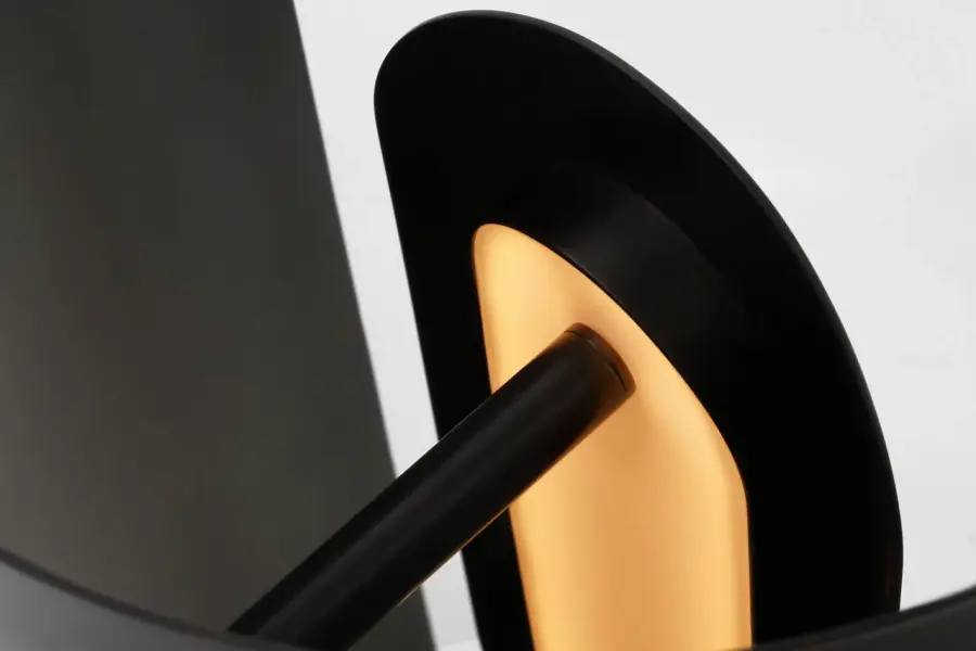 Shielded Medium Table Lamp in Bronze - Image 3