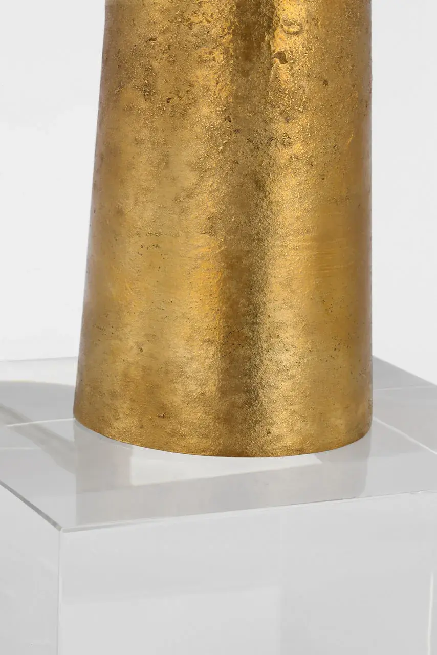 Elegant Brass Table Lamp with Timeless Transitional Design - Image 10