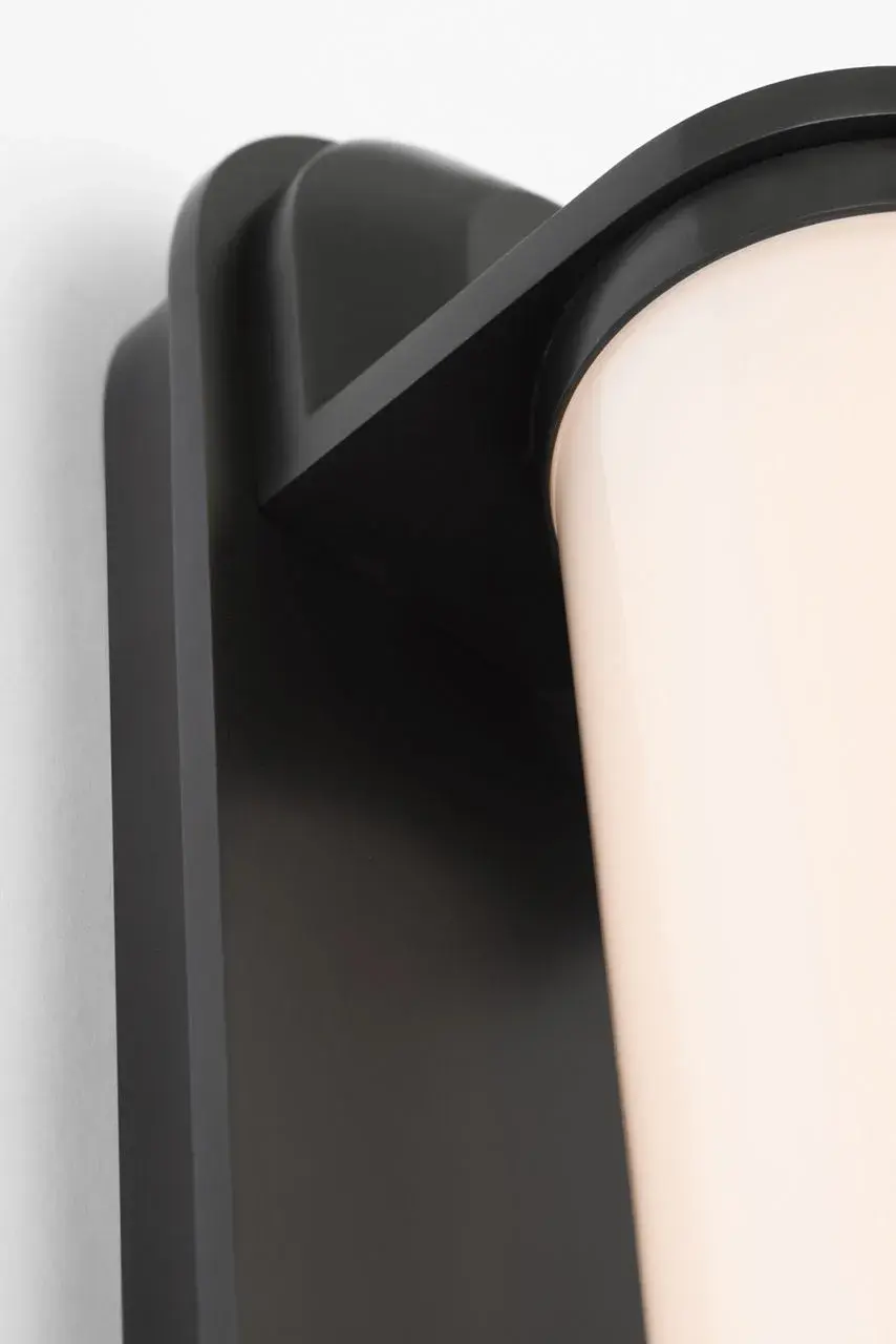 Elegant 32" Linear Bath Light with Classic Bronze Finish - Image 5