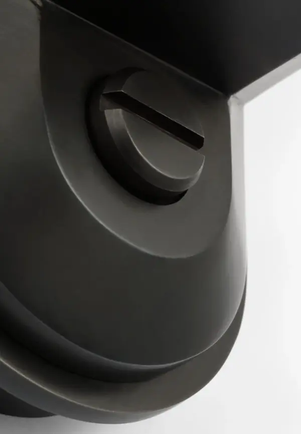 Elegant 32" Linear Bath Light with Classic Bronze Finish - Image 6