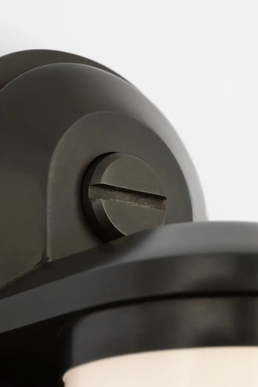 Elegant 32" Linear Bath Light with Classic Bronze Finish - Image 7