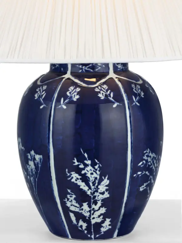 Elegant Porcelain Table Lamp with Classic Blue and White Design - Image 3