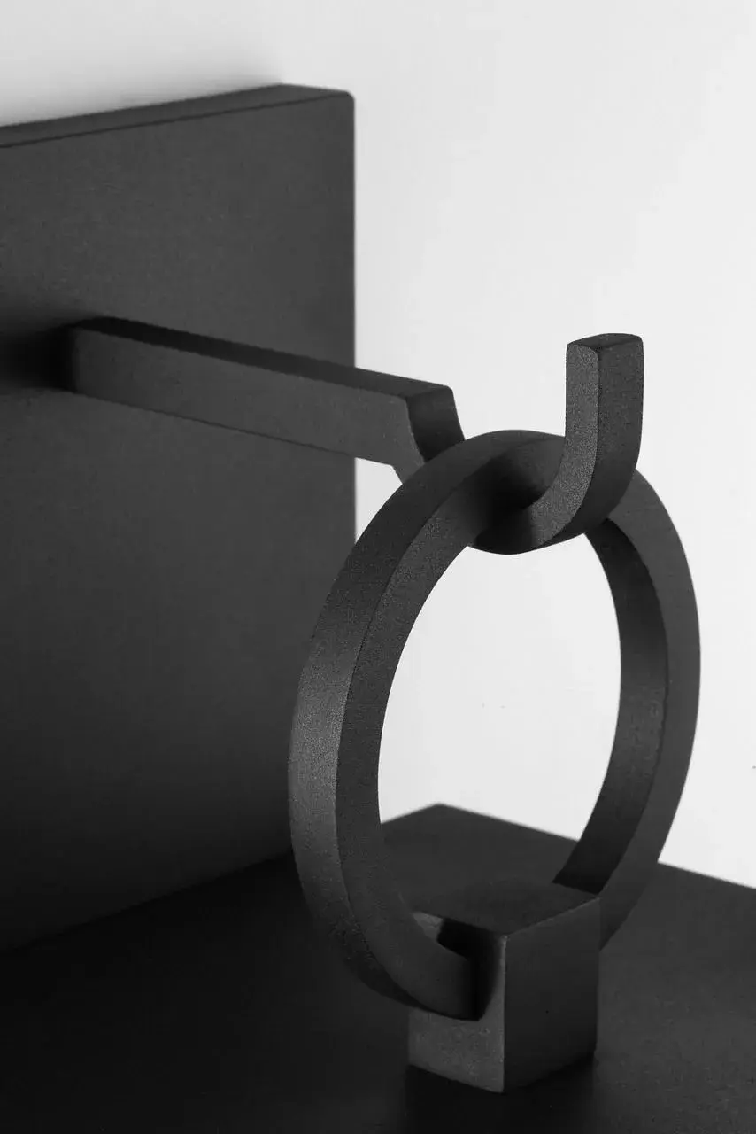 Sesha 30" Wall Lantern in Textured Black - Image 7