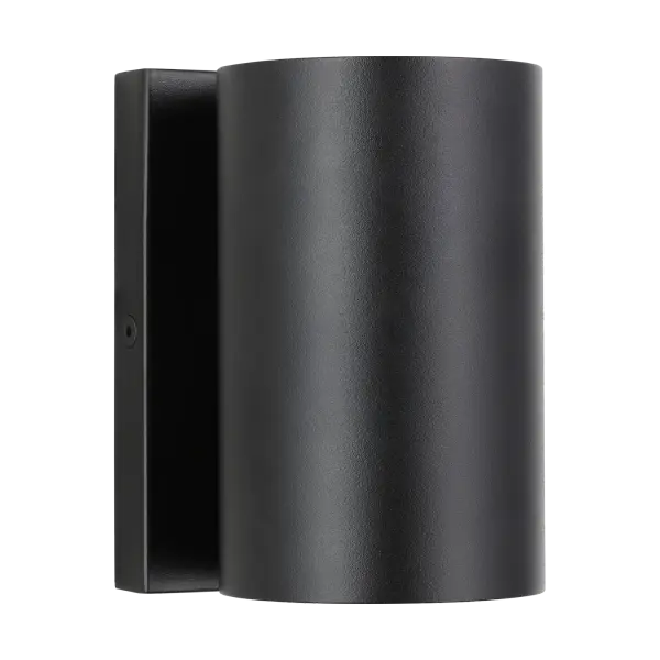 The Pressa Round Small Wall Sconce combines modern minimalist design with high-quality LED technology. Featuring 2700K warm white light and 90 CRI for excellent color rendering, this black outdoor fixture delivers both style and performance.
