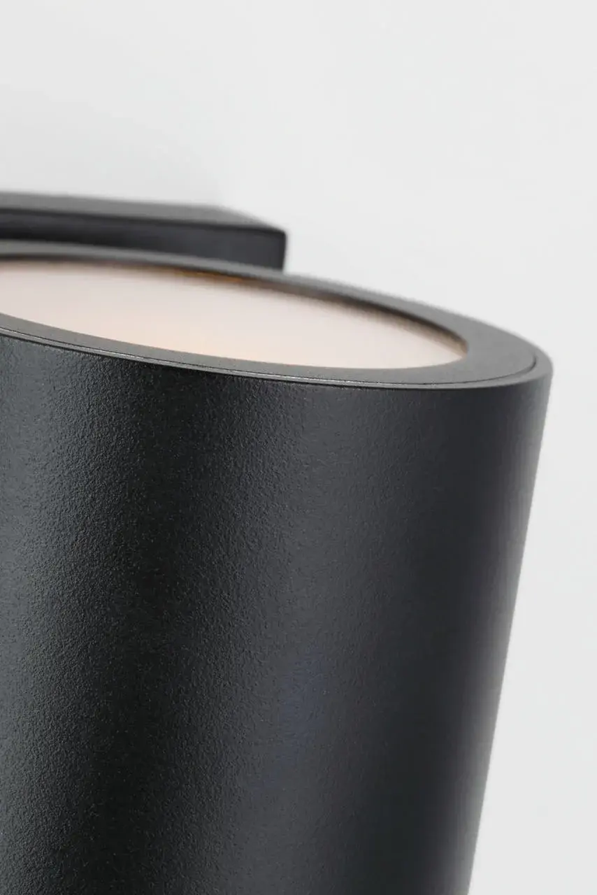 Pressa Round Small Wall Sconce in Black - Image 6