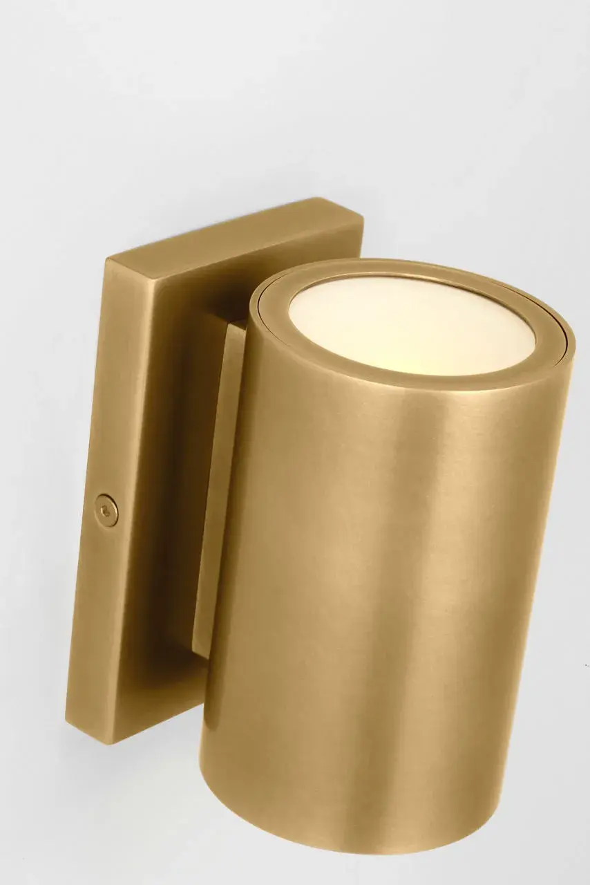 Pressa Round Small Wall Sconce in Natural Brass - Image 4