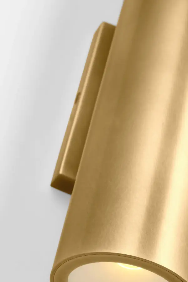 Pressa Round Medium Wall Sconce in Natural Brass - Image 5