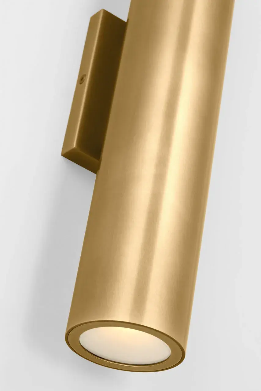 Pressa Round Large Wall Sconce in Natural Brass - Image 4