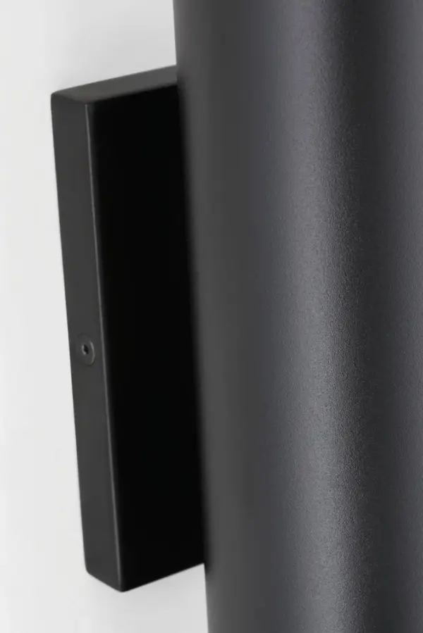 Bold Contemporary Outdoor Lighting with Warm LED Technology - Image 5