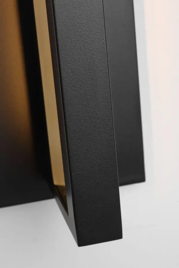 Sophisticated Outdoor Lighting with Warm, High-Quality Illumination - Image 3