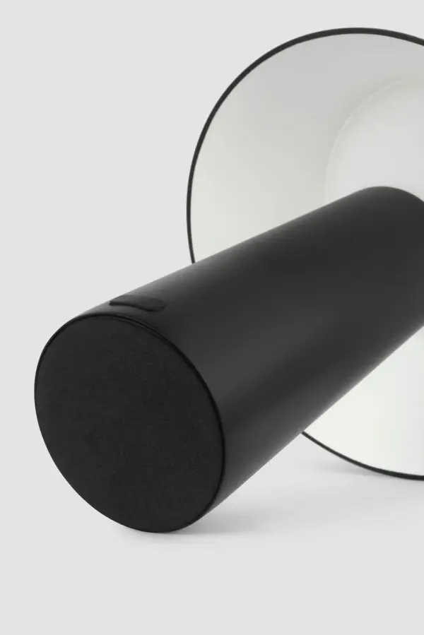 Sesa Short Rechargeable Table Lamp - Image 7