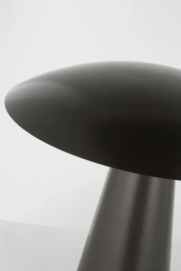 Sophisticated Medium Table Lamp with Warm, High-Quality Illumination - Image 6