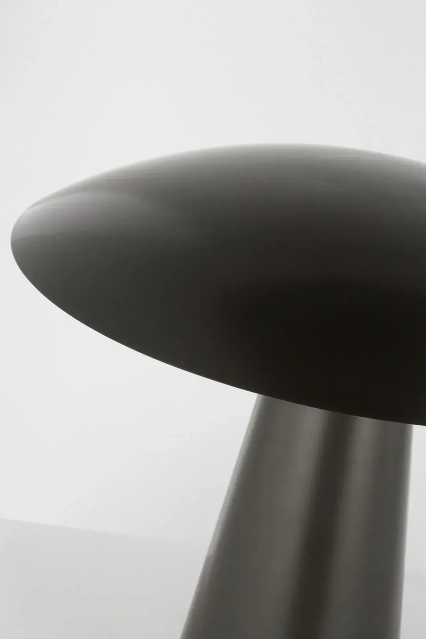 Sophisticated Medium Table Lamp with Warm, High-Quality Illumination - Image 6