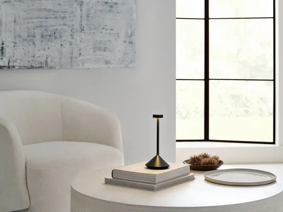 Moneta Short Rechargeable Table Lamp - Image 9